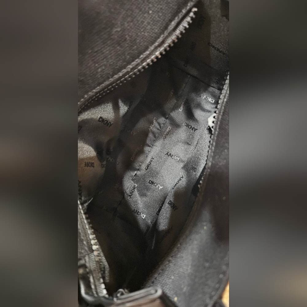 NWT DKNY Tan and Black Woven Handbag - Picture 7 of 9